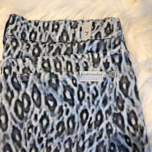 5[7ForAllMankind] White and Blue leopard ankle - Picture 3 of 7